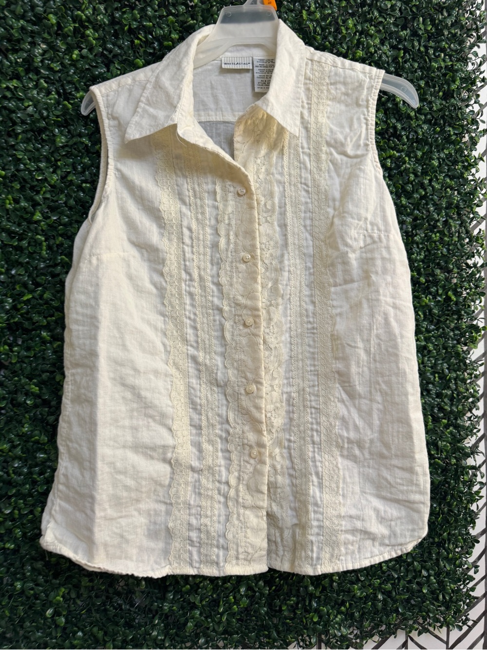 White Stag Sleeveless Button-Down Blouse in Cream
